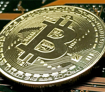 Supera barrera de los US$50 mil y trepa 110% en un año: Las razones tras el alza del Bitcoin y las expectativas para 2024Según algunos análisis, el valor de la divisa podría tocar techos de hasta US$100.000 este año.